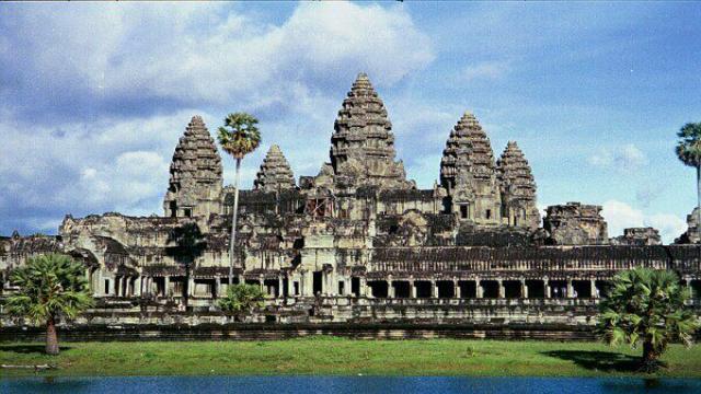 Đền Angkor Wat - Kỳ quan thế giới và những điều độc đáo khác biệt 2018