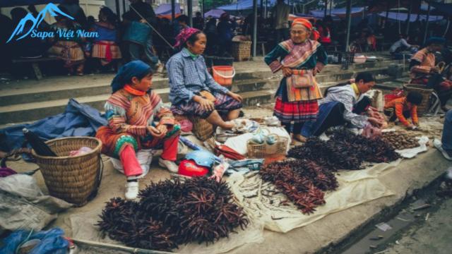 Chợ phiên Sapa ở đâu