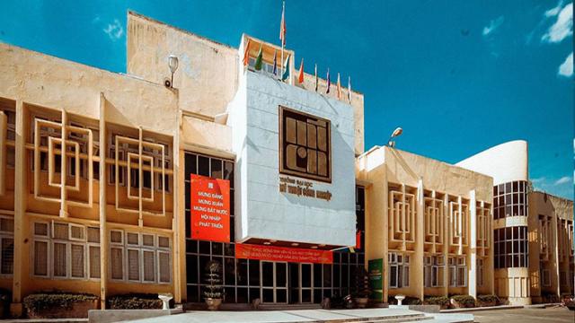 nganh-thiet-ke-do-hoa-cua-truong-dai-hoc-my-thuat-cong-nghiep-ha-noi-duoc-thanh-lap-tu-nam-1962