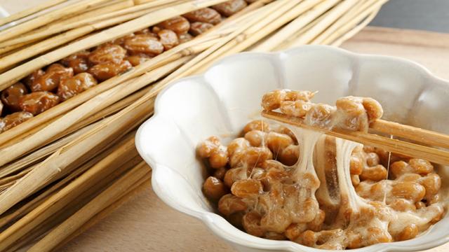 Tại sao người Nhật lại say mê ăn món natto có mùi khó chịu này đến vậy?