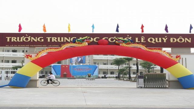 Cổng trường THCS Lê Quý Đôn